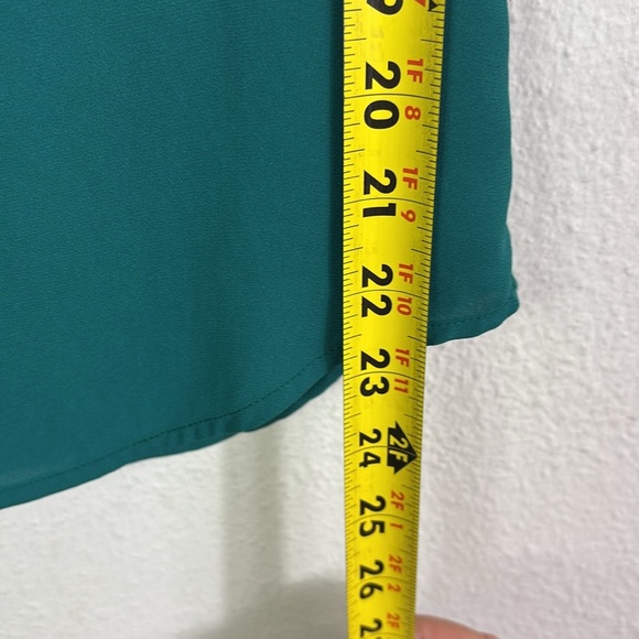 J.Crew Drapey V-Neck Short Sleeve Shirt top Blouse Emerald Green size 4 - Picture 2 of 7